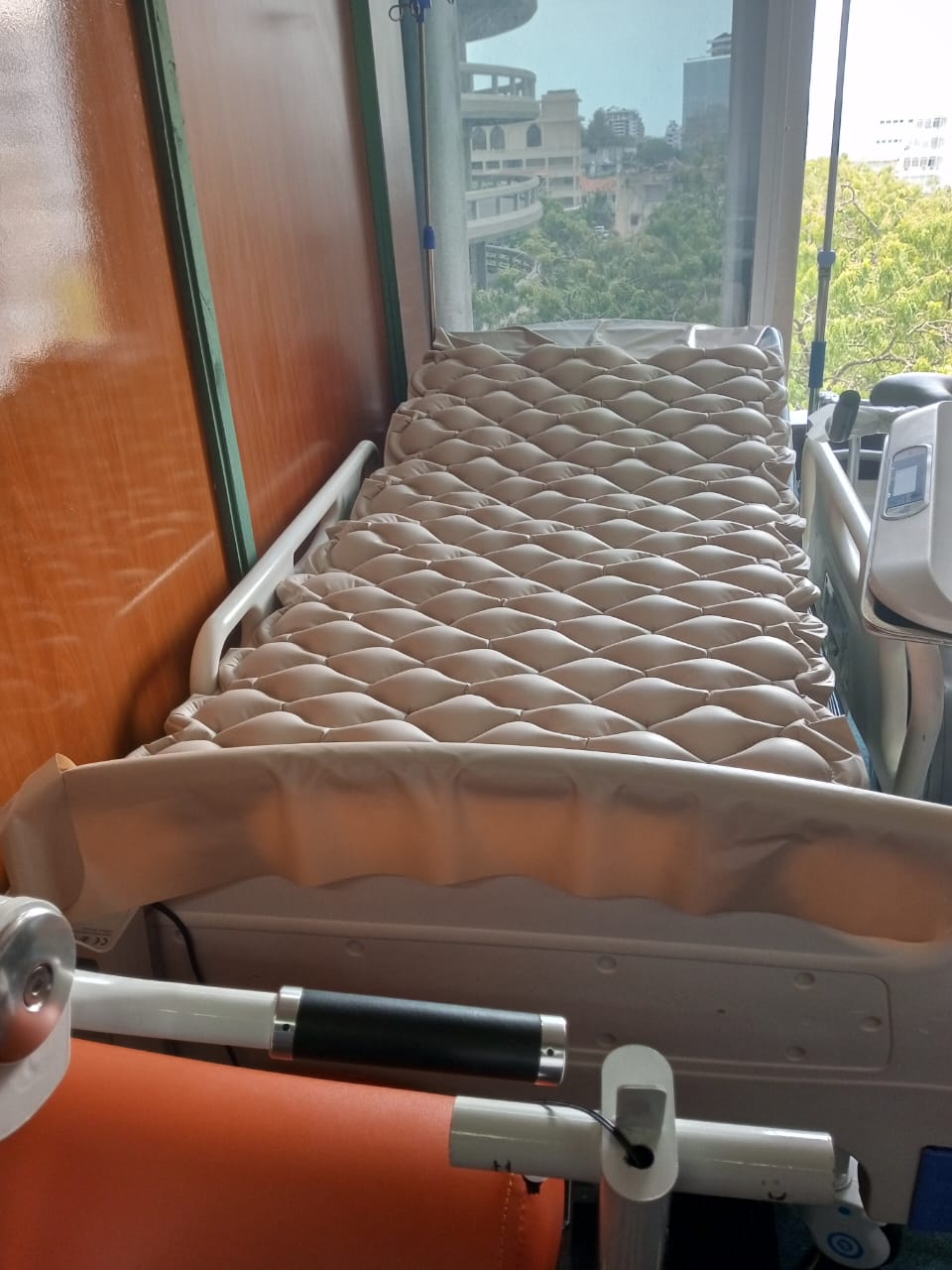 Hospital Beds & Mattresses